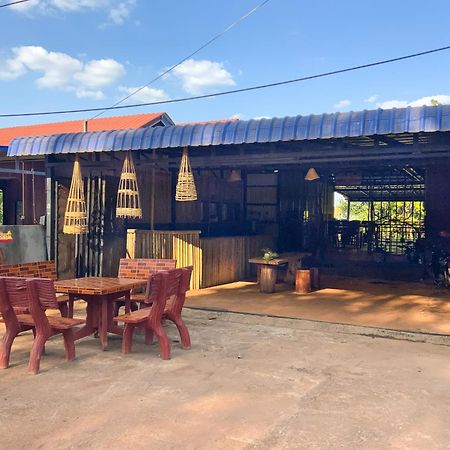 Backpacker Hostel And Jungle Trekking Banlung Eksteriør billede