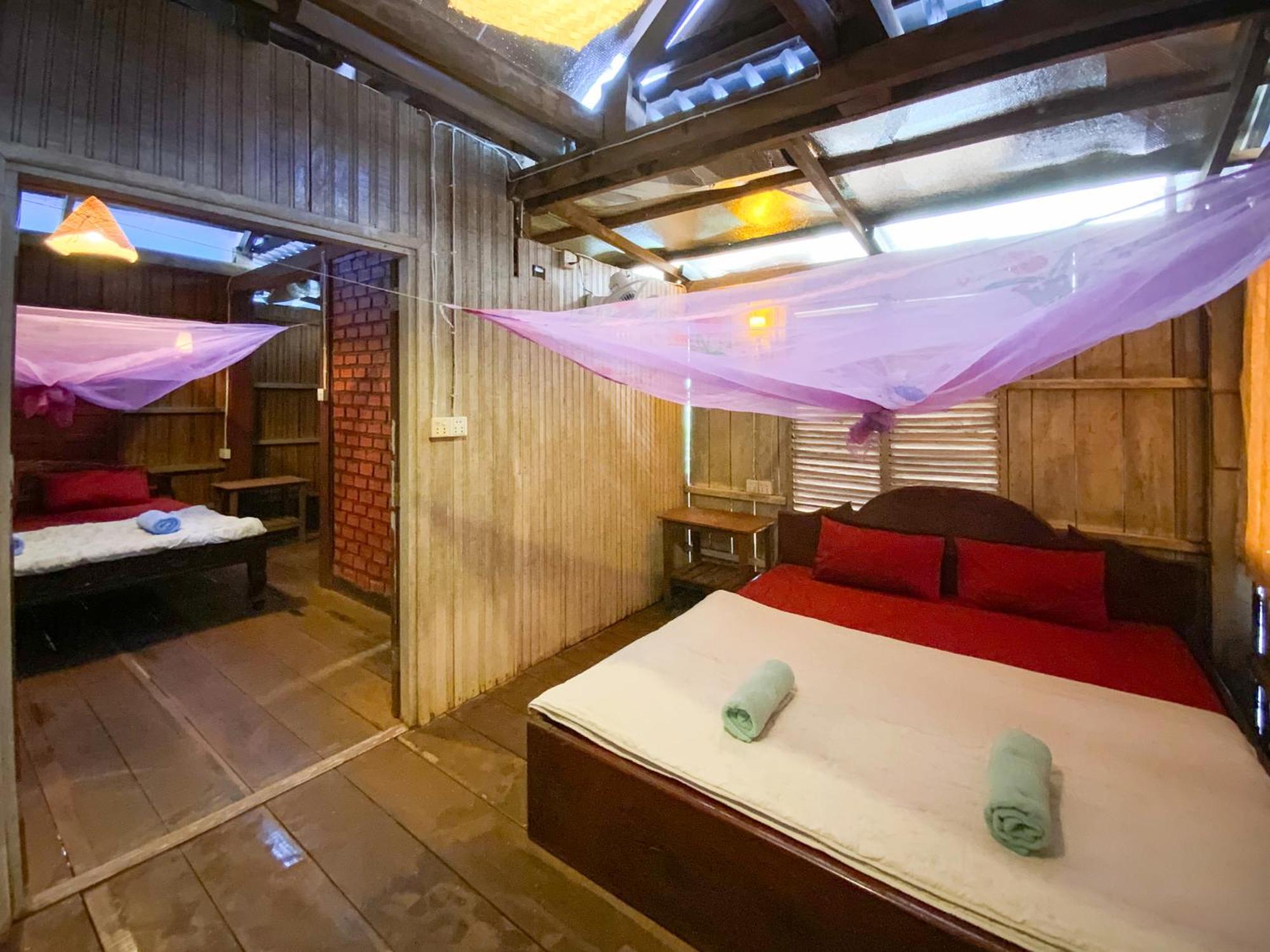 Backpacker Hostel And Jungle Trekking Banlung Eksteriør billede
