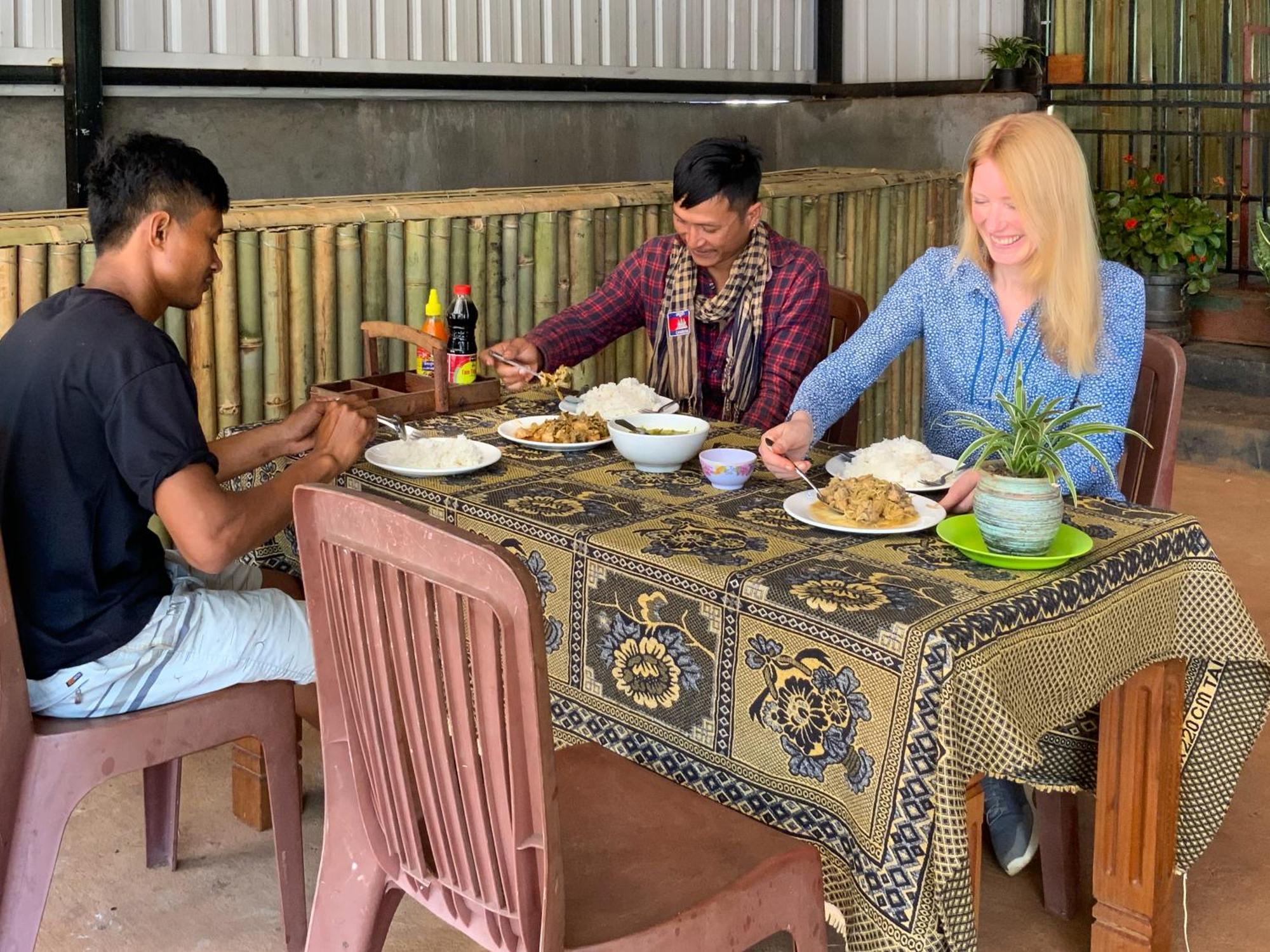 Backpacker Hostel And Jungle Trekking Banlung Eksteriør billede