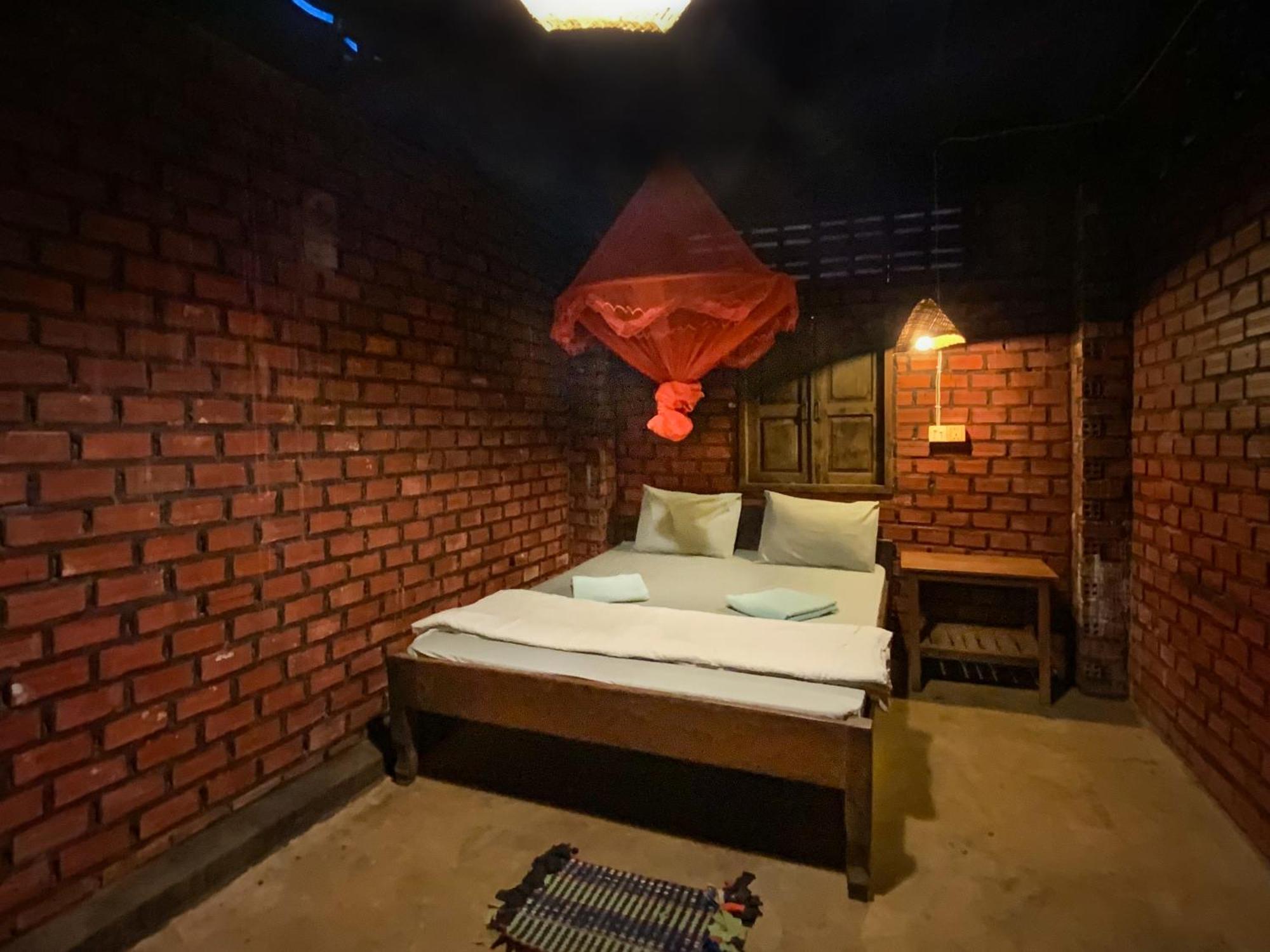 Backpacker Hostel And Jungle Trekking Banlung Eksteriør billede